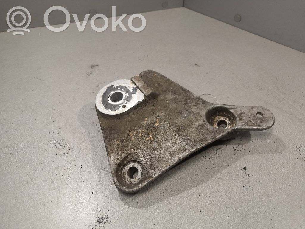 Engine mounting bracket   599552