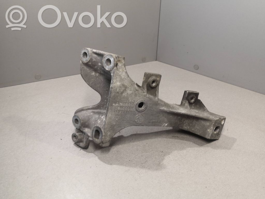 Engine mounting bracket   1141137