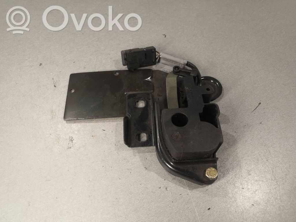 BMW 5 E39 Tailgate window lock/catch/latch 