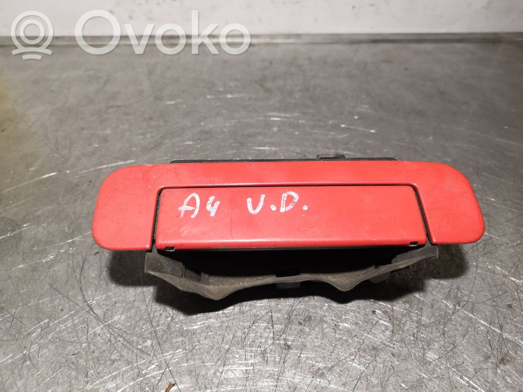 Audi A4 S4 B5 8D Klamka zewnętrzna drzwi 