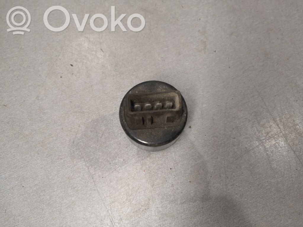 Peugeot 406 Air conditioning (A/C) pressure sensor 