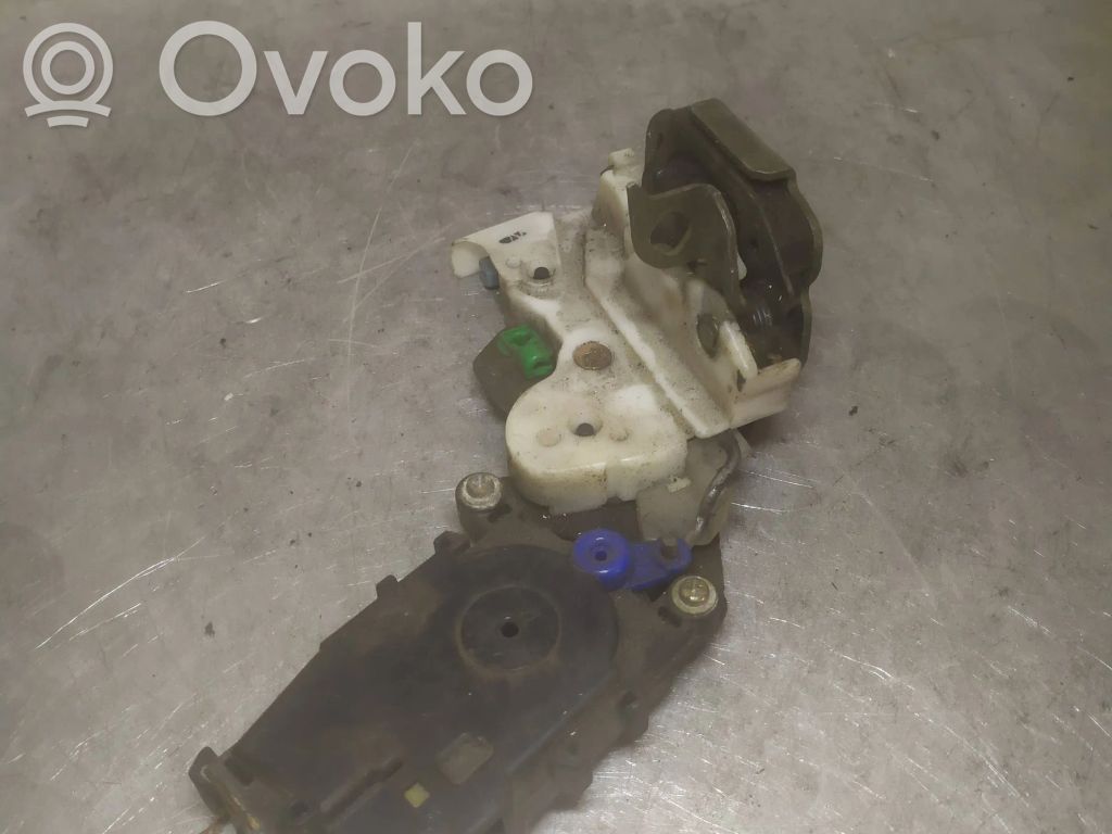 Subaru Forester SF Takaoven lukko 