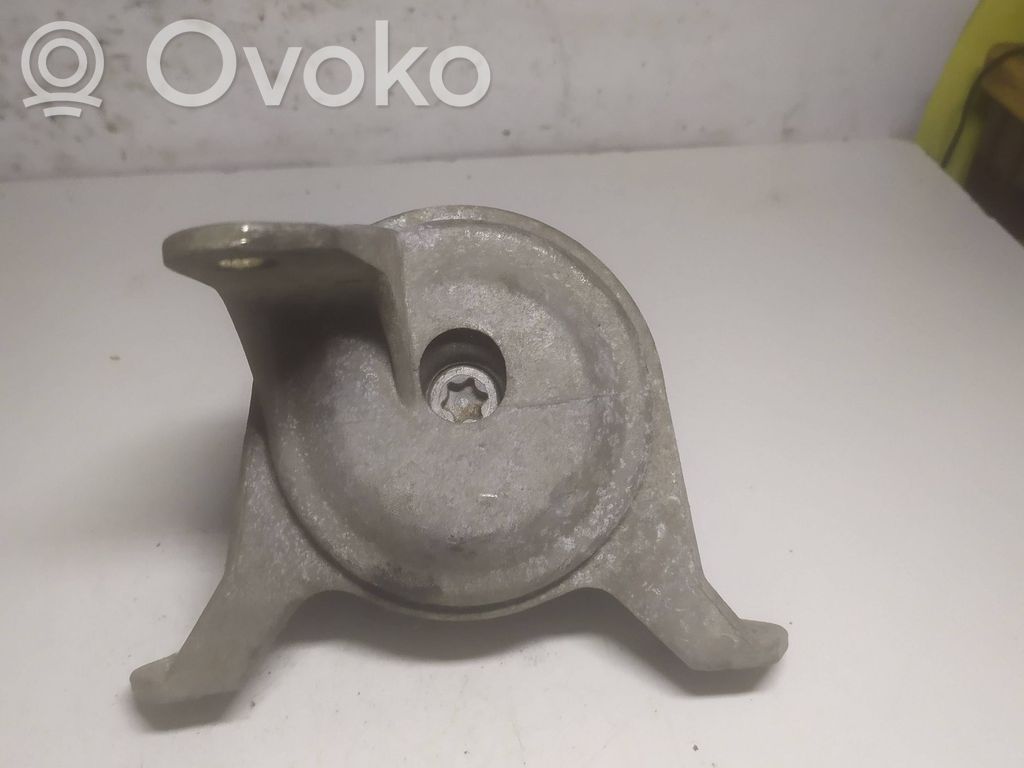 Opel Zafira A Engine mount bracket 
