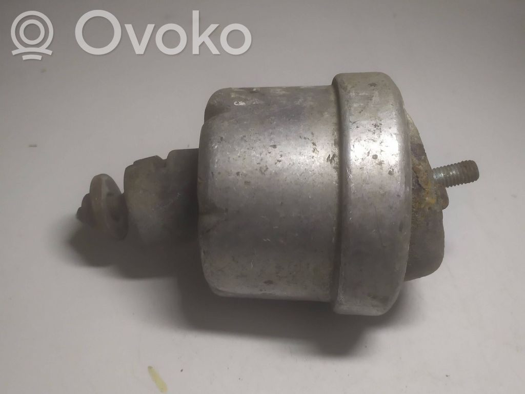 Opel Vectra B Engine mount bracket 