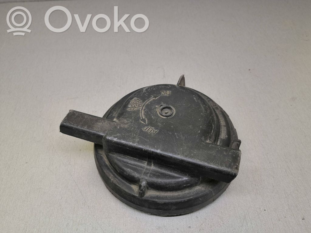 Audi 80 90 B3 Osłona żarówki lampy przedniej 