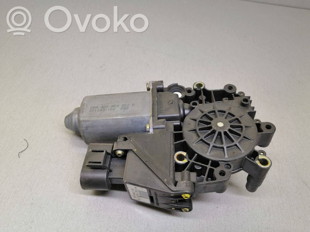 Audi A6 S6 C5 4B Takaoven ikkunan nostomoottori 