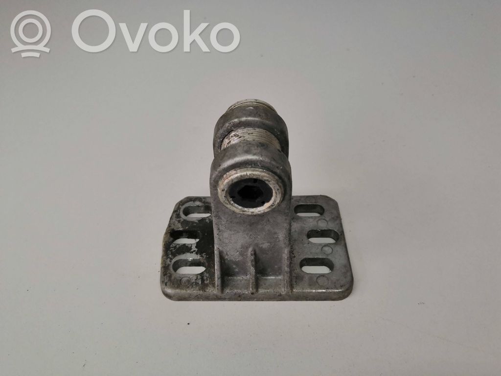 Audi A6 S6 C4 4A Front bumper mounting bracket 