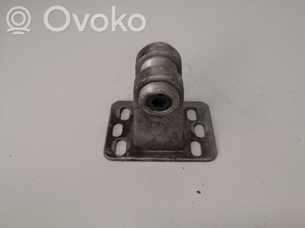 Audi A6 S6 C4 4A Front bumper mounting bracket 