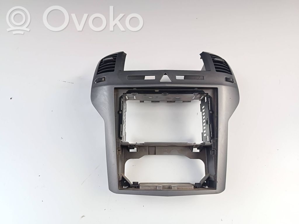 Opel Zafira B Konsola środkowa / Radio / GPS 