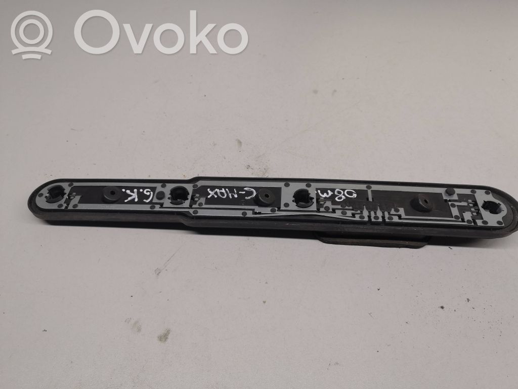 Ford Focus C-MAX Takavalon polttimon suojan pidike 