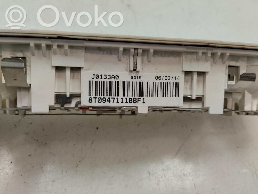 Etuistuimen valo   8T0947111BBF1