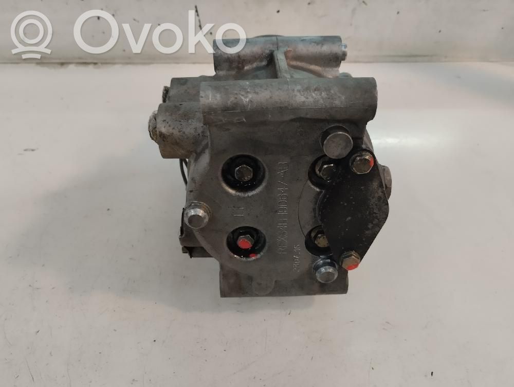 Ilmastointilaitteen kompressorin pumppu (A/C)