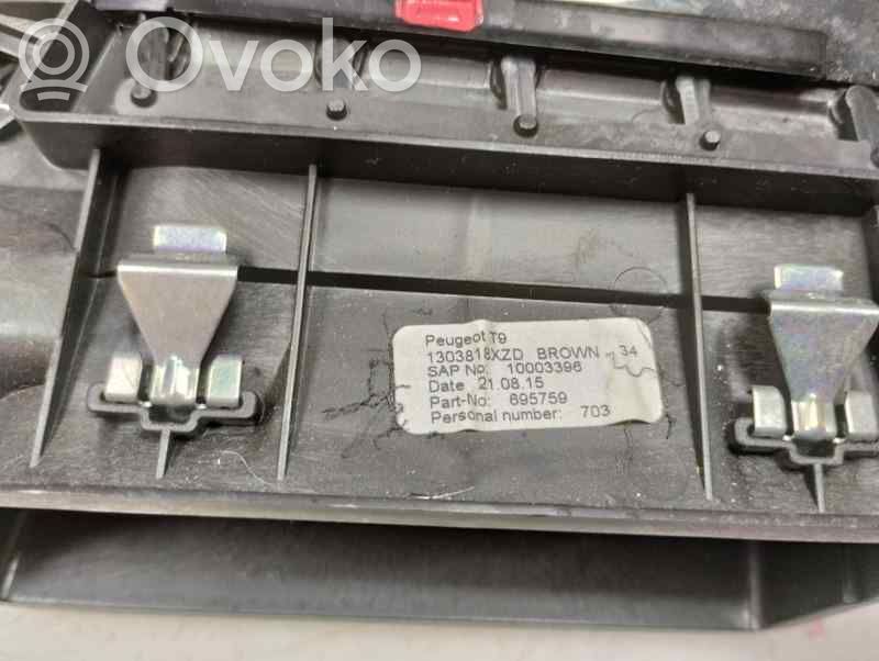 Peugeot 308 Griglia di ventilazione centrale cruscotto
