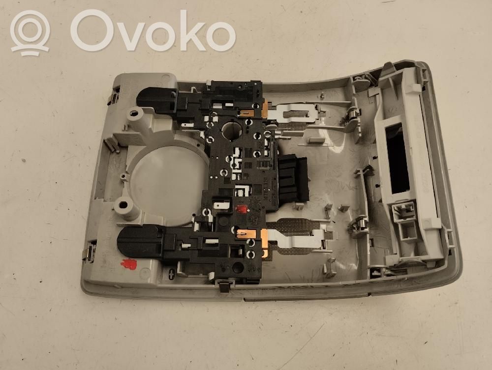 Luz del asiento delantero
