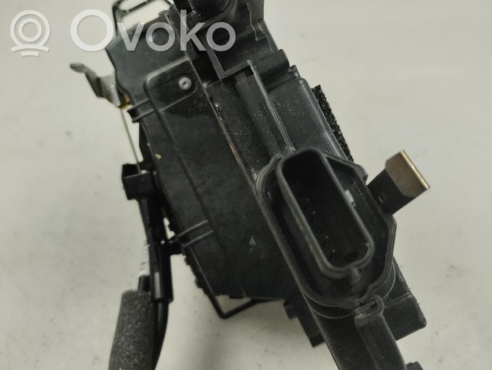 Cerradura de puerta trasera   825039554R