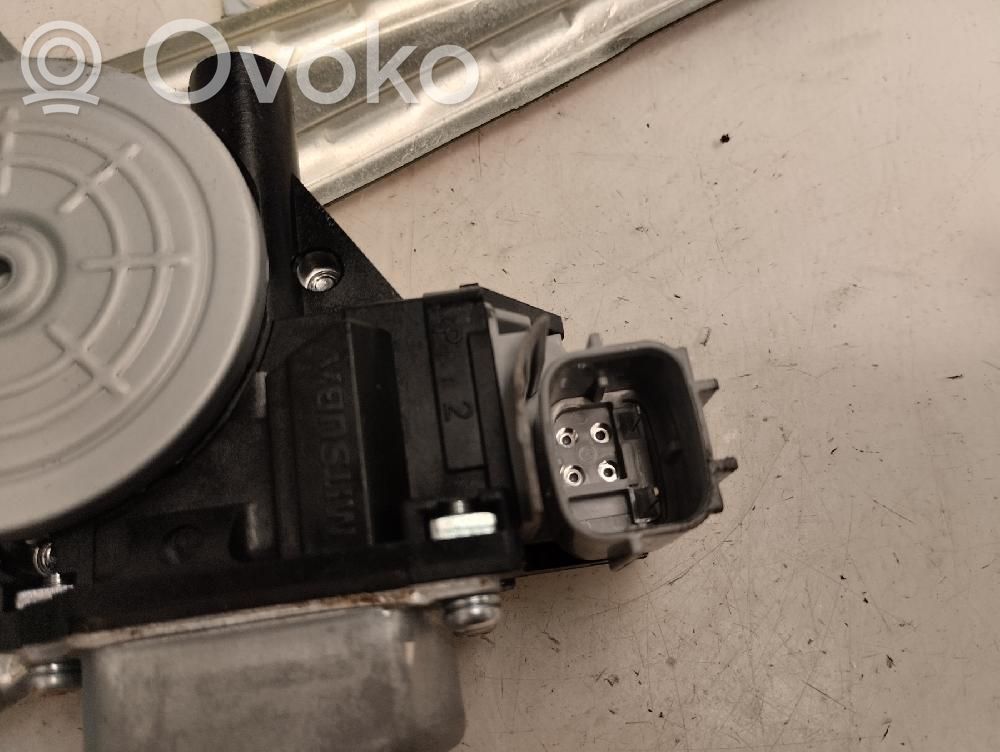 Nissan Juke I F15 Alzacristalli manuale della portiera posteriore