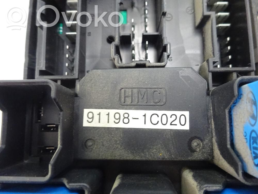 Módulo de fusible   911981C020