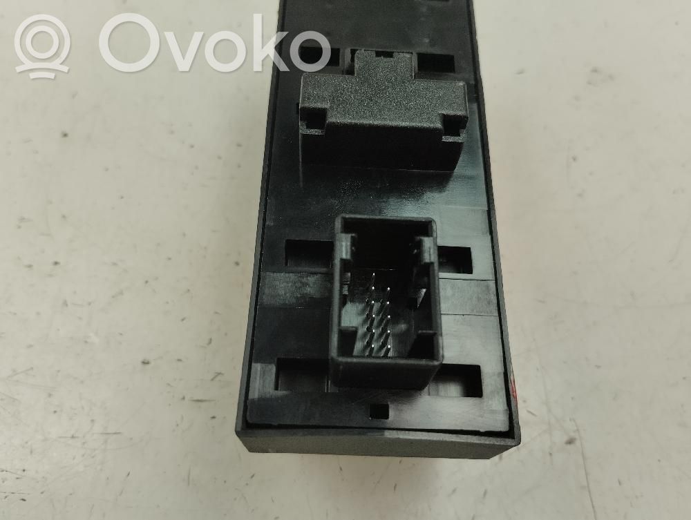 Przyciski szyb   26608A692