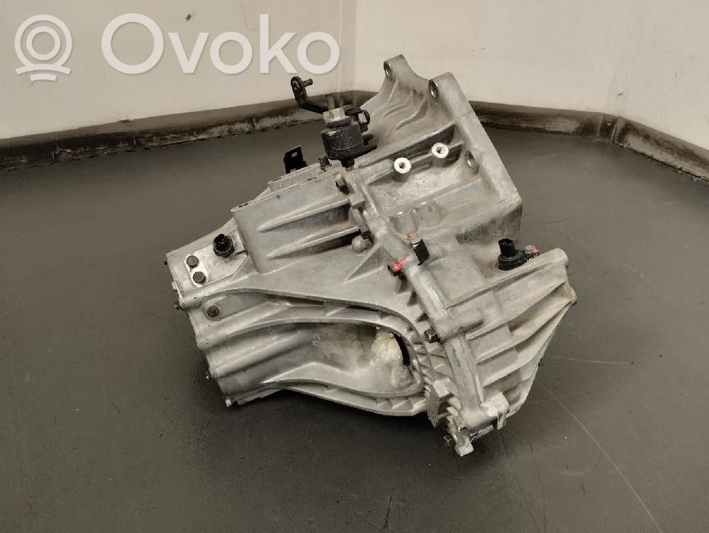 Manualna 5-biegowa skrzynia biegów   Y050101907