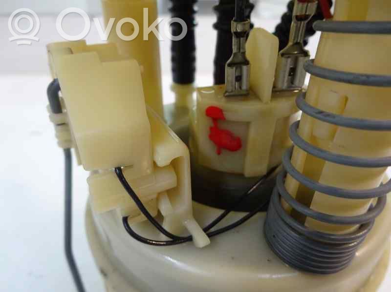 Bomba interna de combustible   8200057324