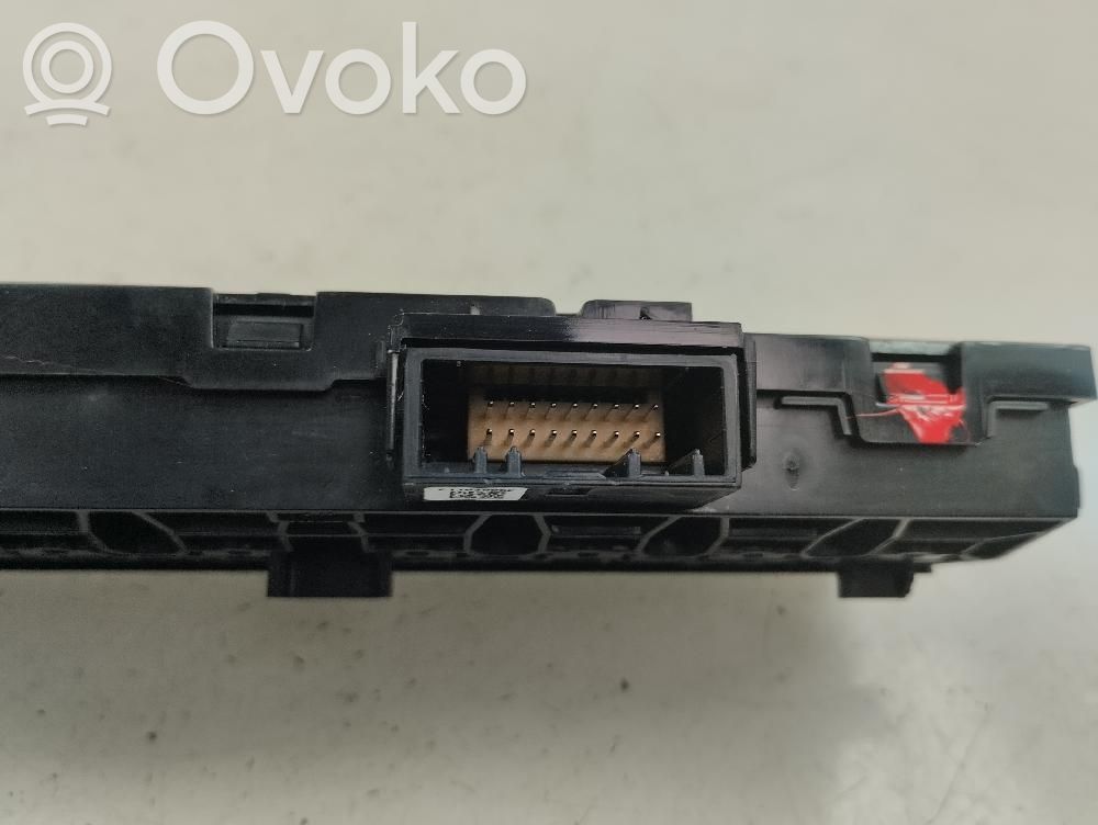 Schalter Warnblinkanlage   283E86009R