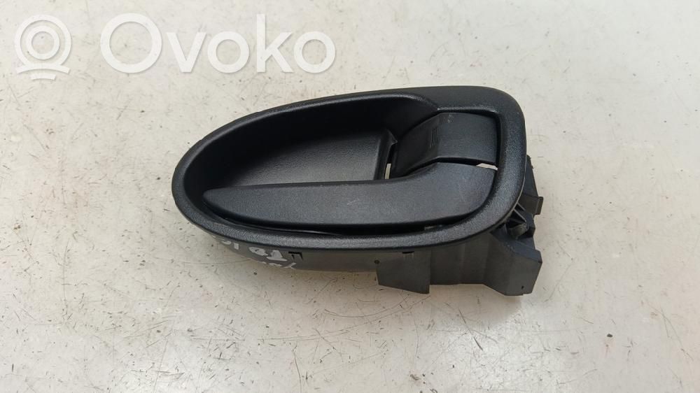 Manecilla interna puerta trasera   692050D90