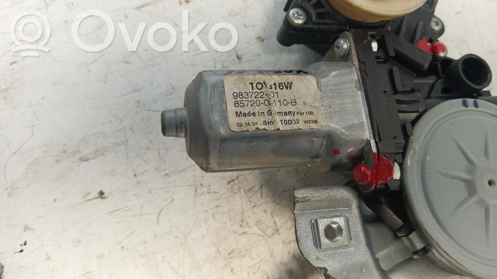 Toyota Yaris Macara ușă față cu motor 