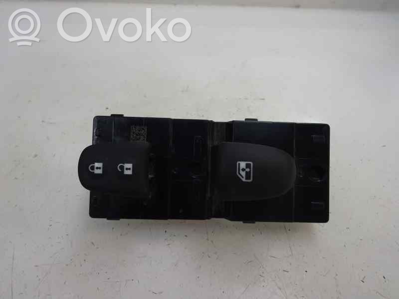 Nissan Qashqai J12 Schalter el. Fensterheber