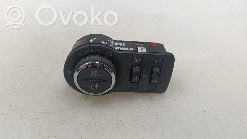 Opel Astra J Light switch 