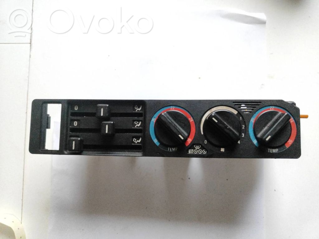BMW 5 E34 Climate control unit 