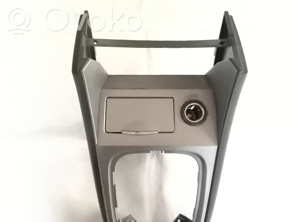 Alfa Romeo 147 Auton tuhkakuppi 