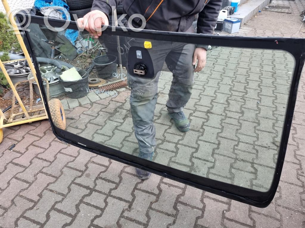 Nissan Qashqai Front windscreen/windshield window 