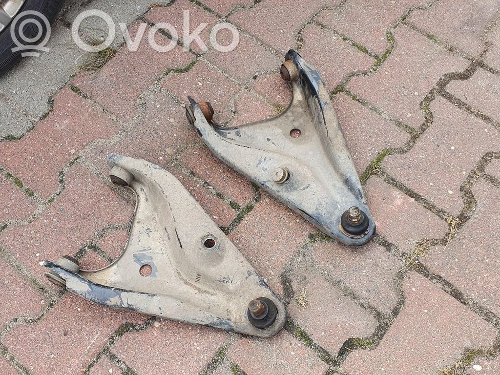 Dacia Sandero Triangle bras de suspension inférieur avant 