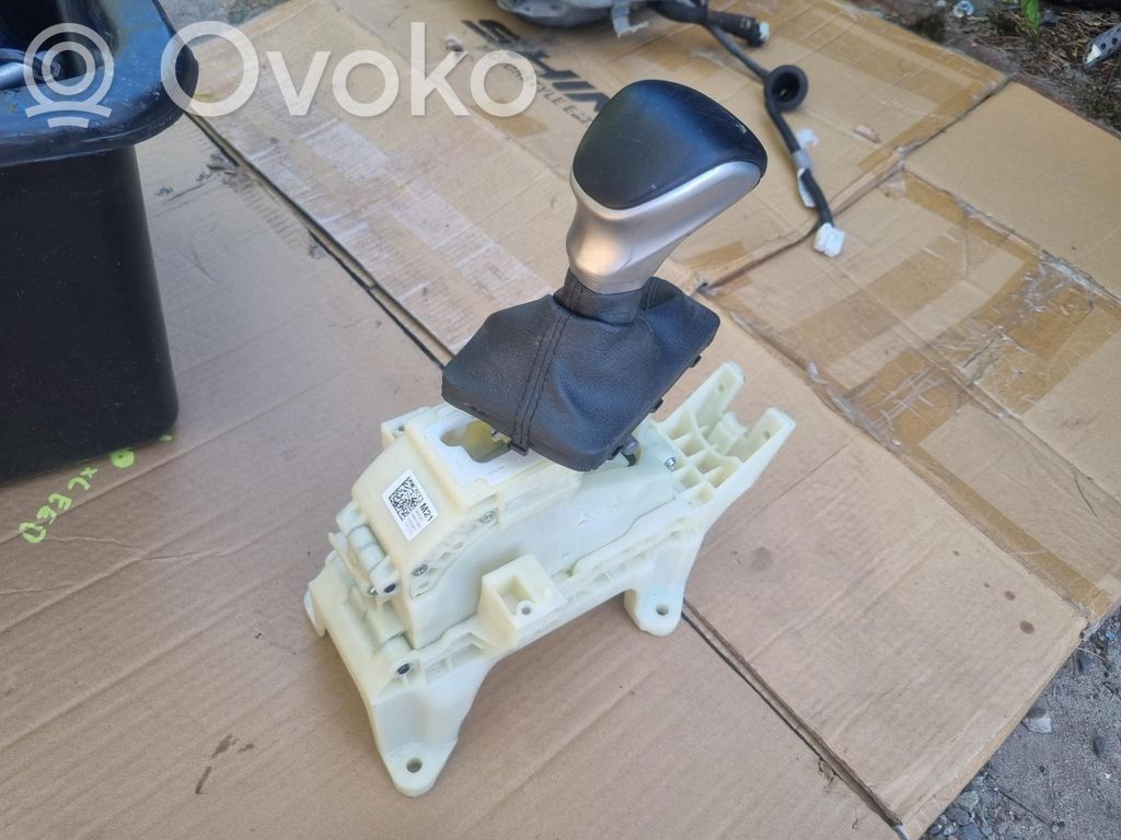 KIA Xceed Gear selector/shifter in gearbox 