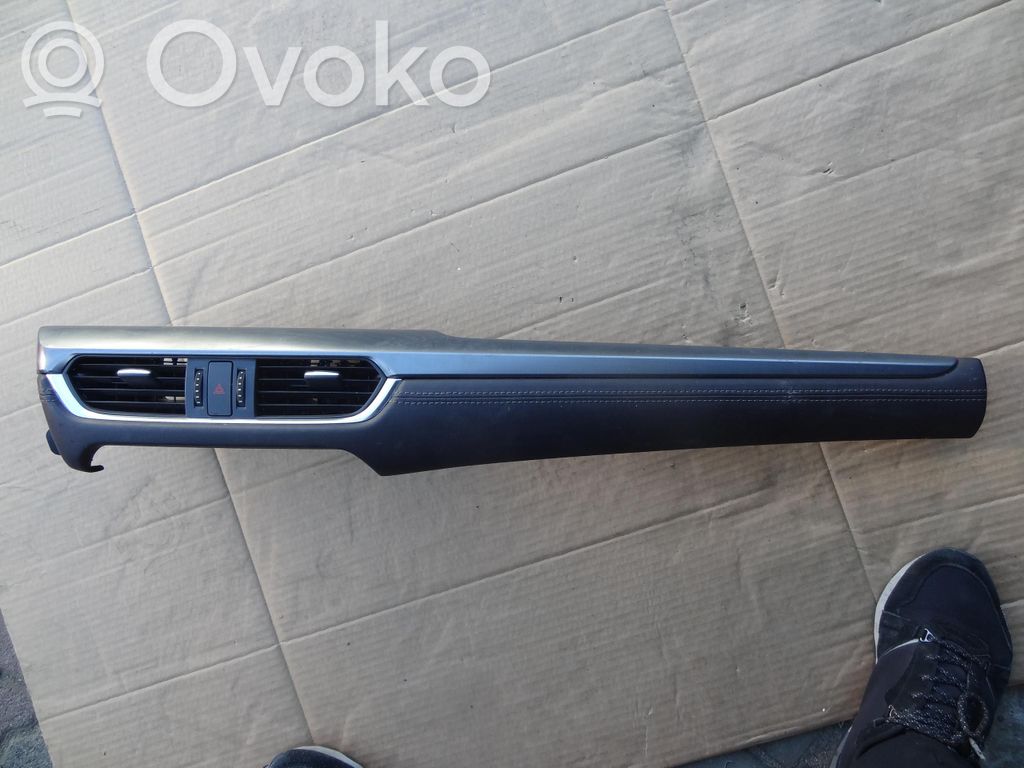 Mazda 6 Verkleidung des Armaturenbretts 