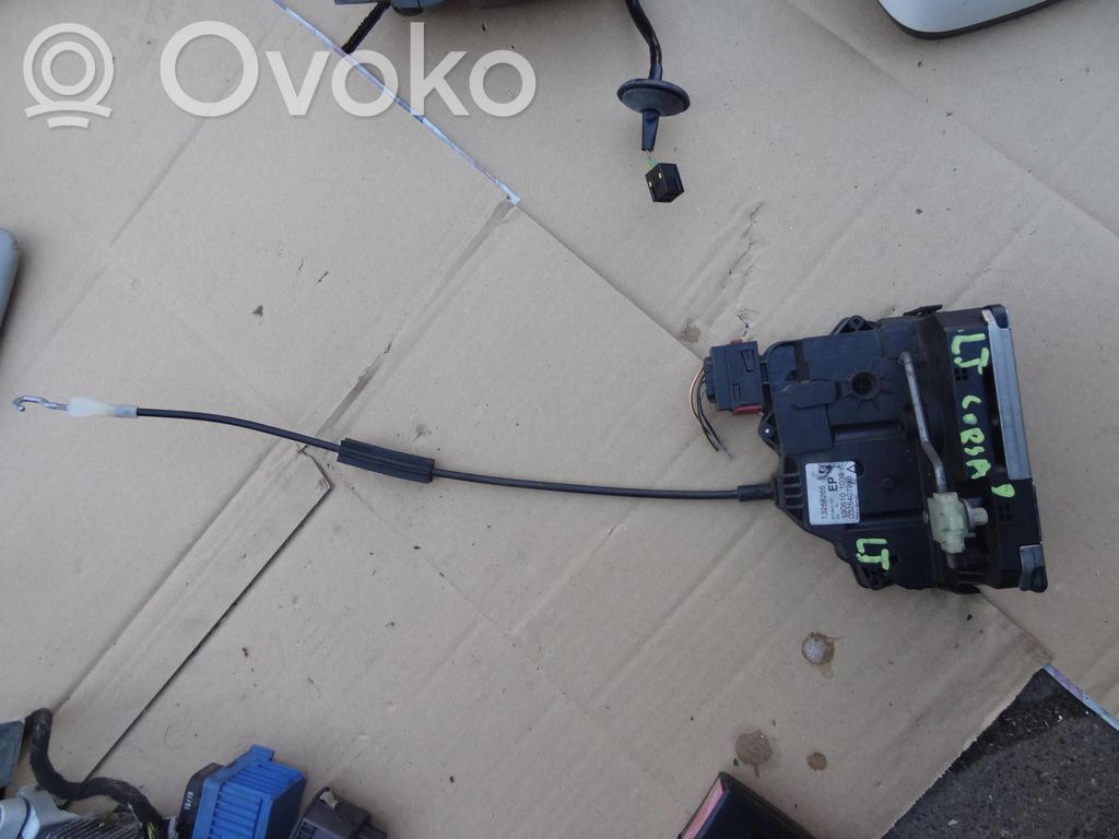 Opel Corsa D Aizmugurē slēdzene 