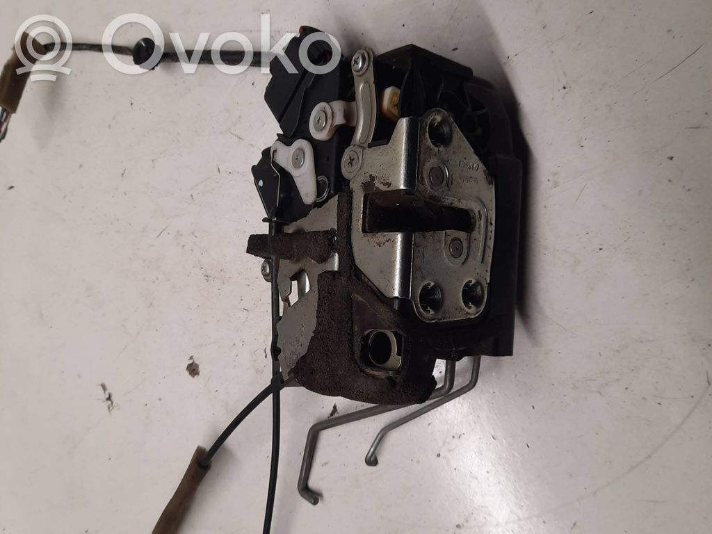 Mazda 5 Priekšpusē slēdzene 