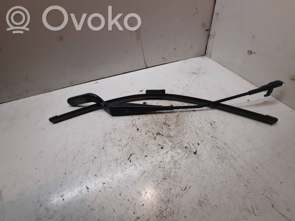 Ford Focus C-MAX Front wiper blade arm 