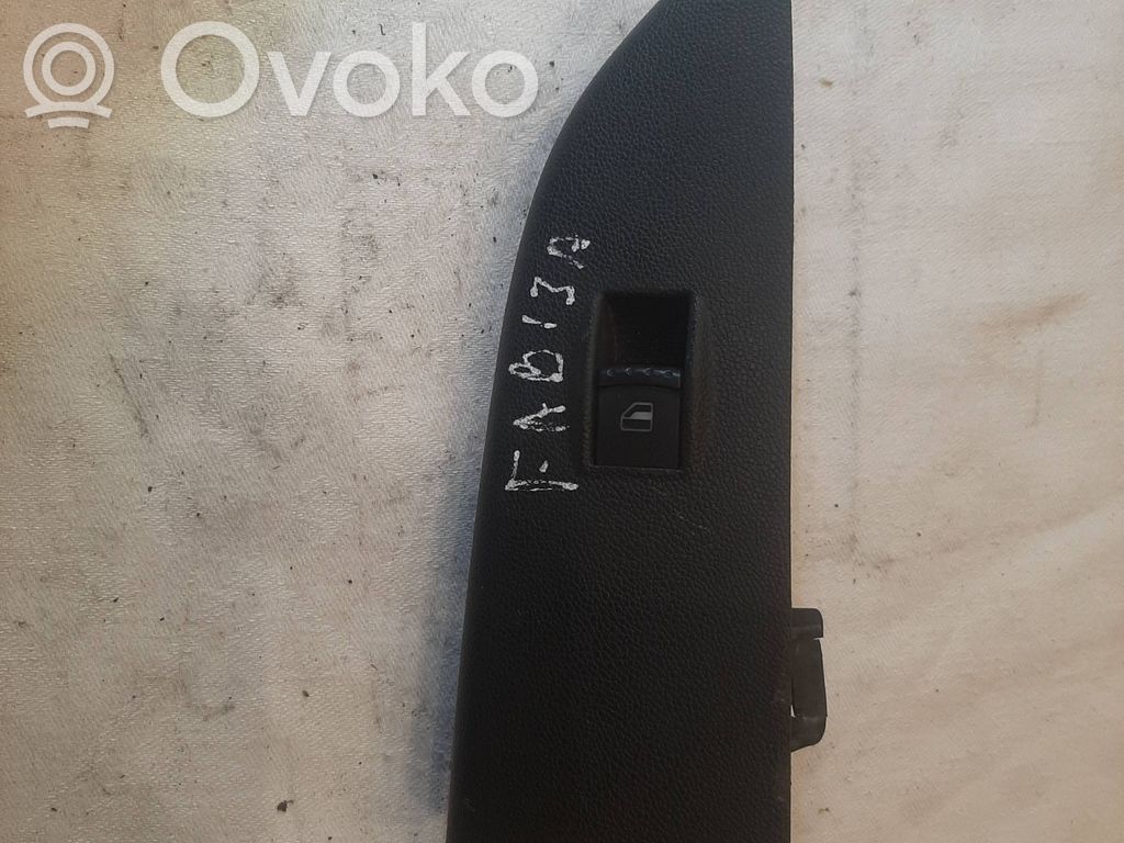 Skoda Fabia Mk1 (6Y) Przyciski szyb 