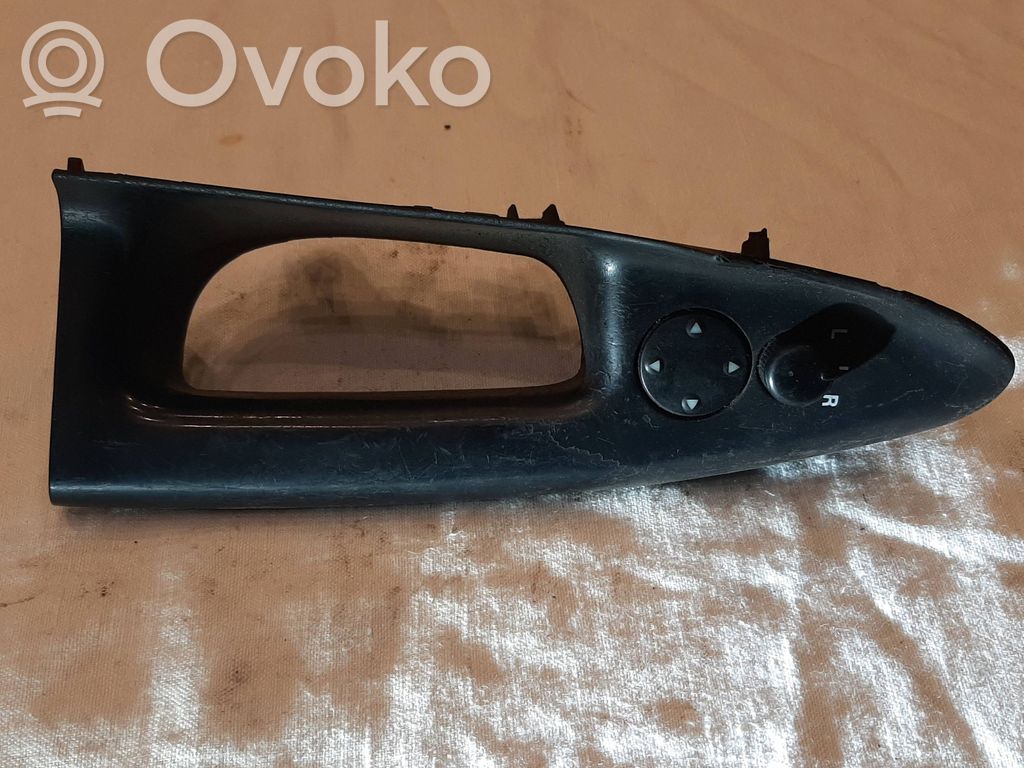 Audi A4 S4 B5 8D Interruptor del espejo lateral 