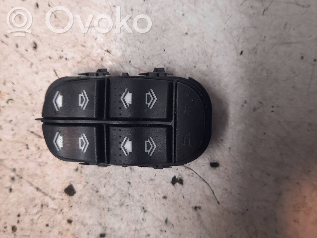 Ford Focus Electric window control switch 