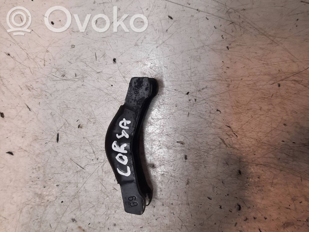 Opel Corsa D Sprauslas turētājs/pleciņš 
