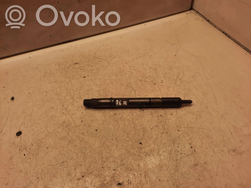 Audi A6 S6 C5 4B Fuel injector 