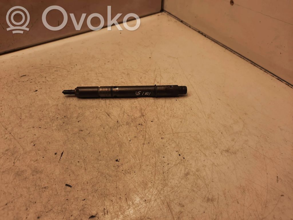 Audi A6 S6 C5 4B Fuel injector 