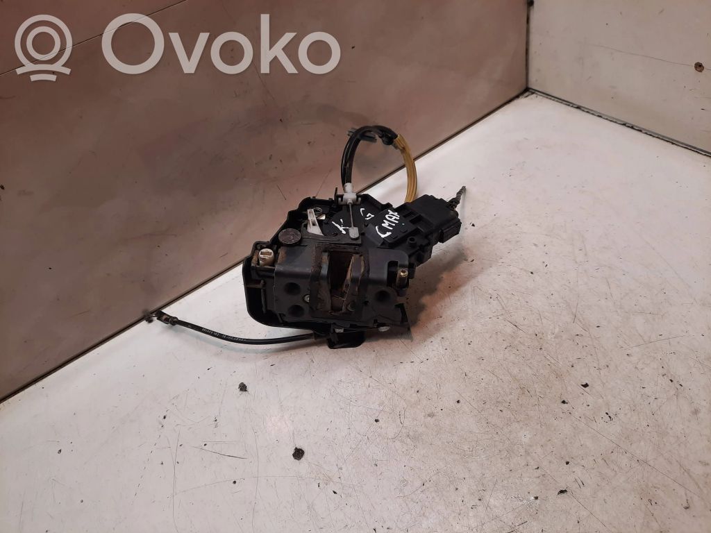 Ford Focus C-MAX Takaoven lukko 