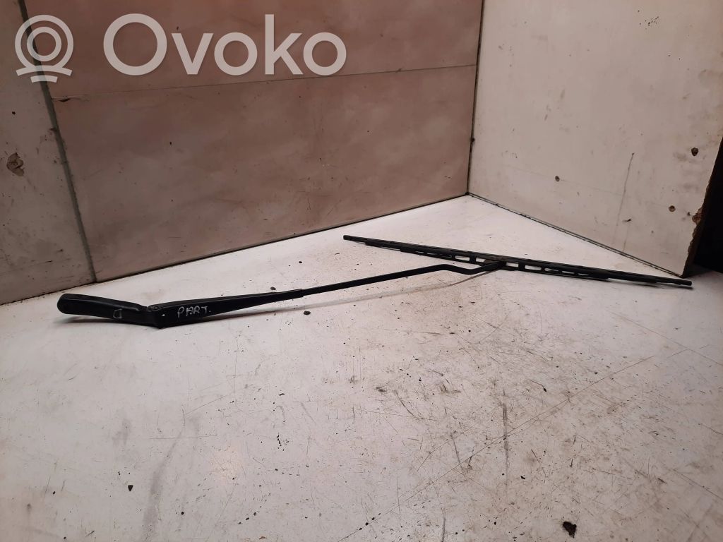 Peugeot Partner Front wiper blade arm 