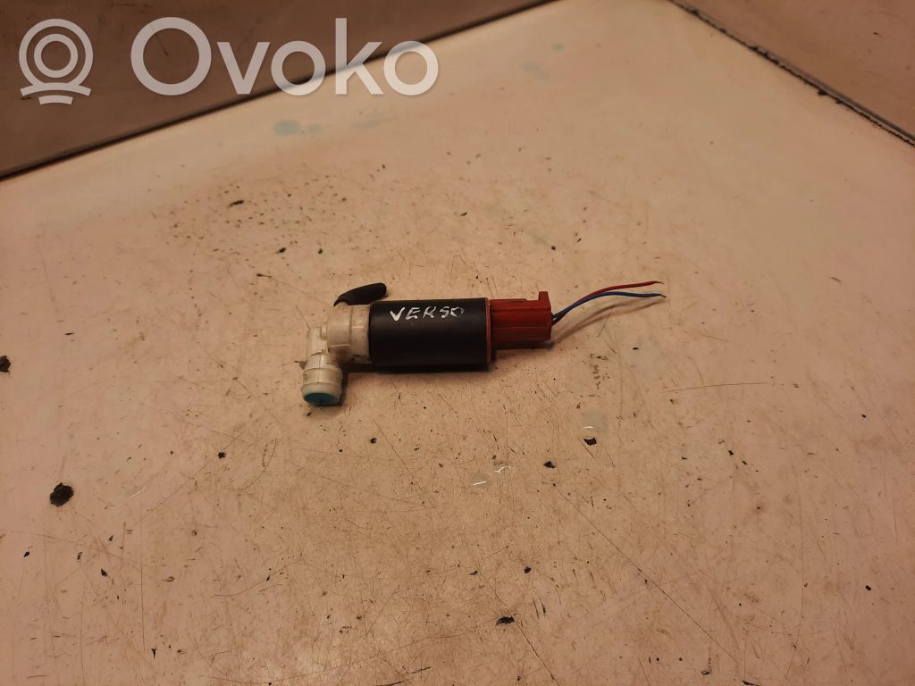 Toyota Corolla Verso E121 Windscreen/windshield washer pump 