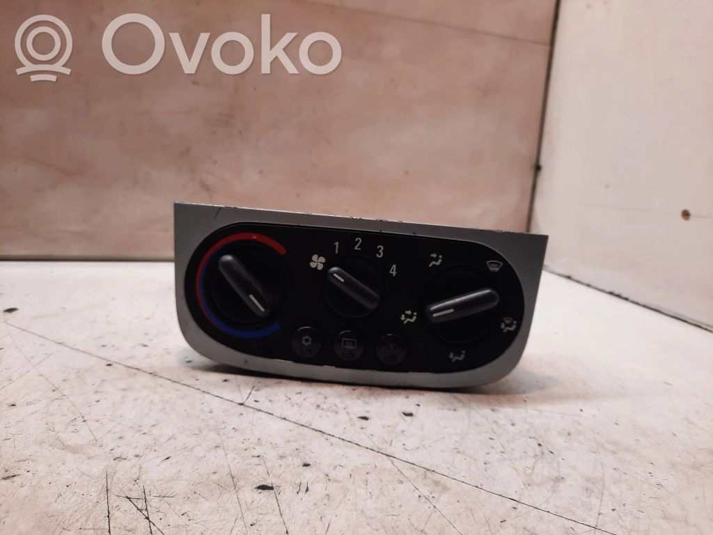 Opel Combo C Climate control unit 