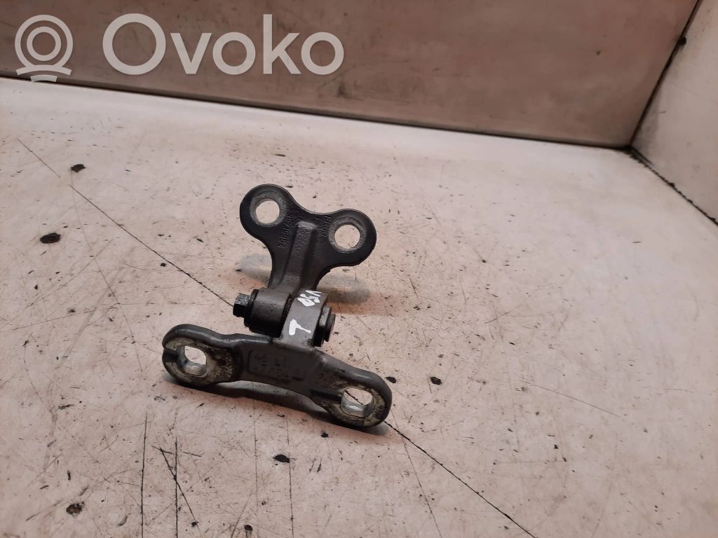 Volvo V50 Front door upper hinge 