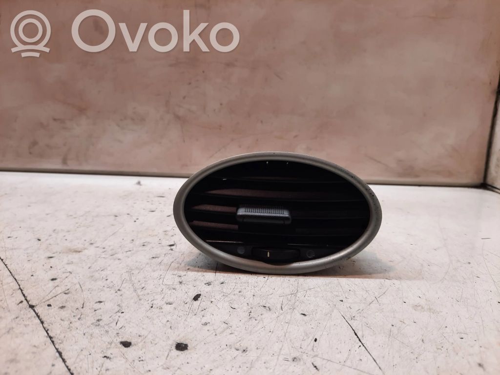 Ford Focus Dashboard side air vent grill/cover trim 